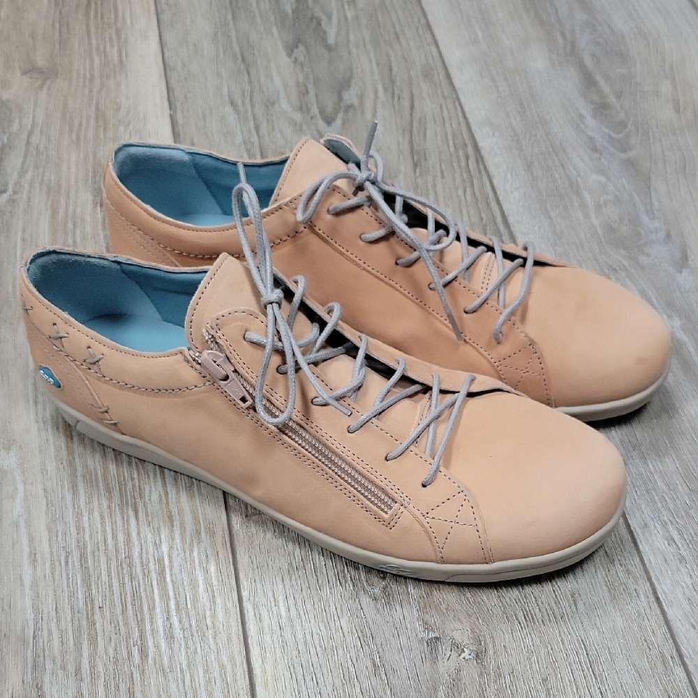 Cloud Aika Athleisure Shoe Size 43 Pale Peach
